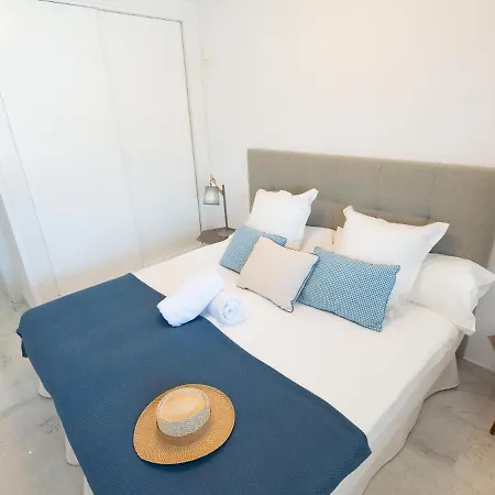 Apartment Vacation I Puerto Banus Sea Front, View, 24-7 Security, Pool Marbella